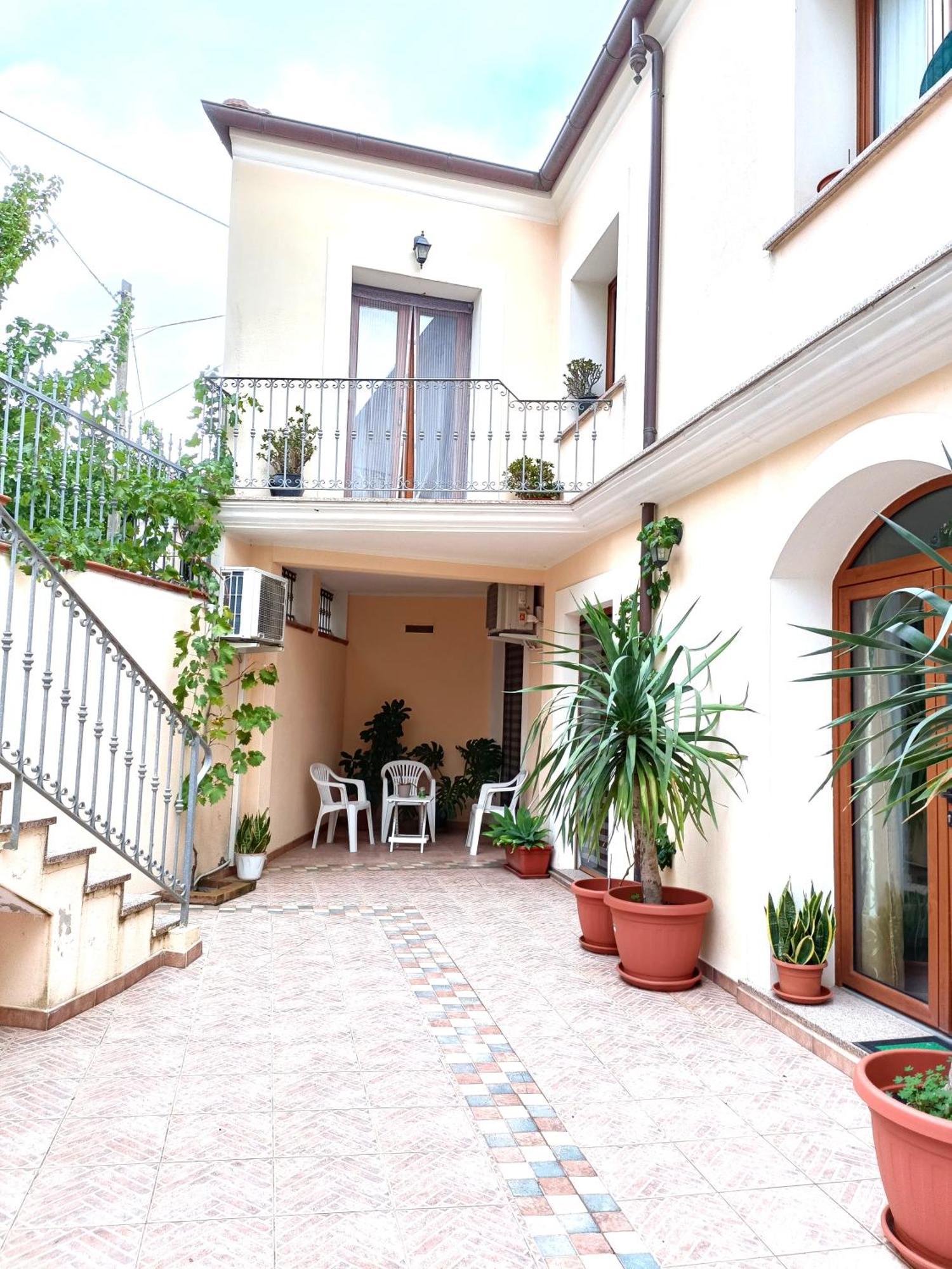 Giarranas House - Apartment With Coutyard Villacidro Extérieur photo