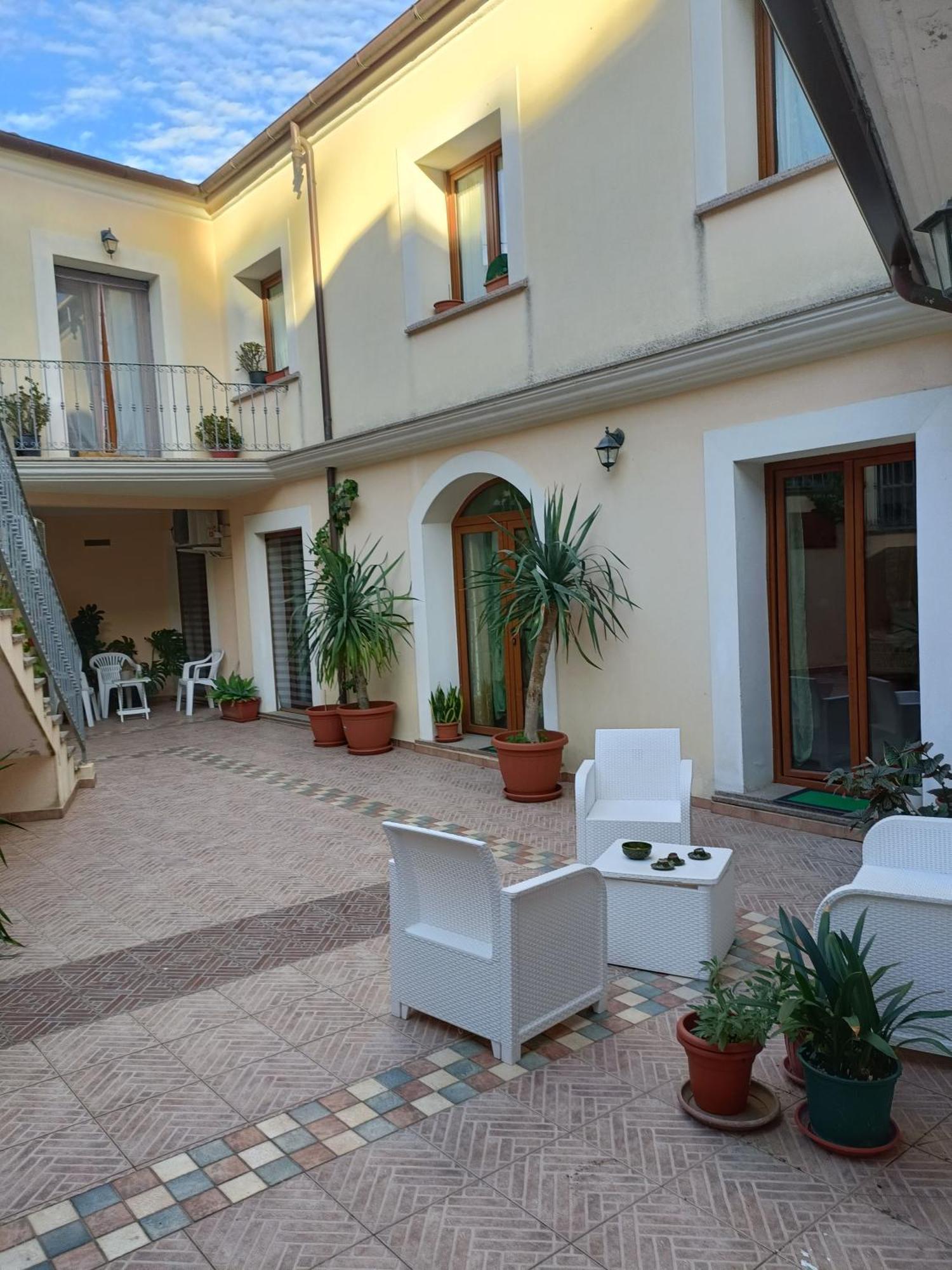 Giarranas House - Apartment With Coutyard Villacidro Extérieur photo